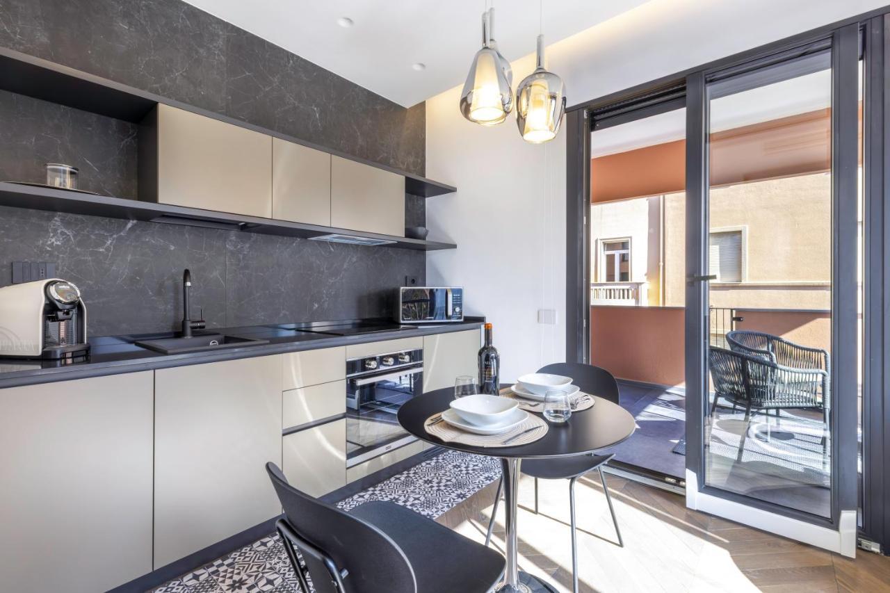 Vittoria'S Luxury Apartment Cagliari Esterno foto